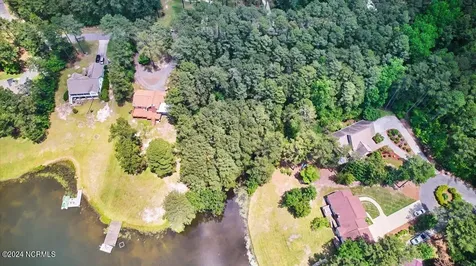 16 Lakeshore Drive Wagram NC 28396