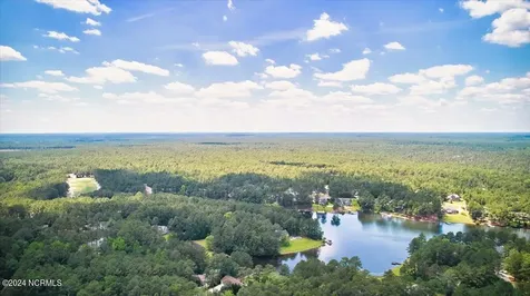 16 Lakeshore Drive Wagram NC 28396