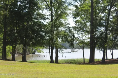 312 Maritime Loop Drive Bath NC 27808