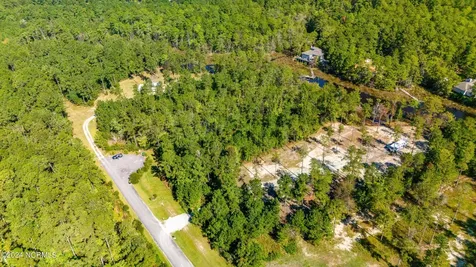 60 Pier Point Road N Oriental NC 28571