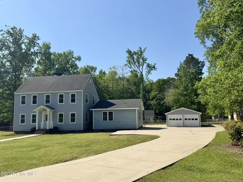 2443 Creekside Road Kinston NC 28504