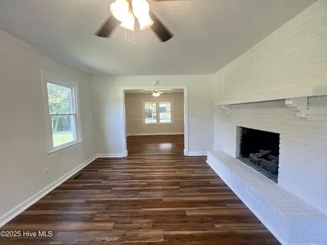 2443 Creekside Road Kinston NC 28504