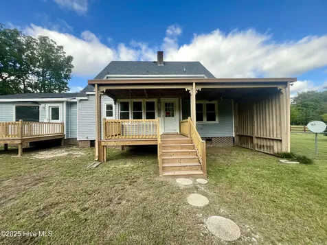 2443 Creekside Road Kinston NC 28504