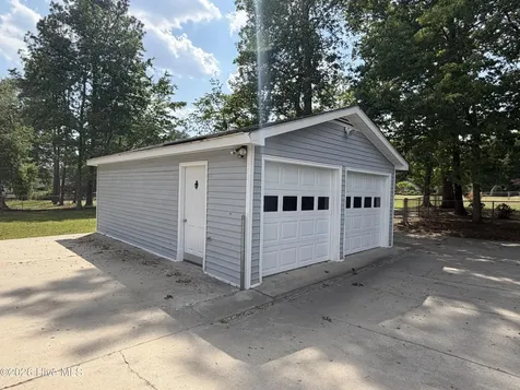 2443 Creekside Road Kinston NC 28504