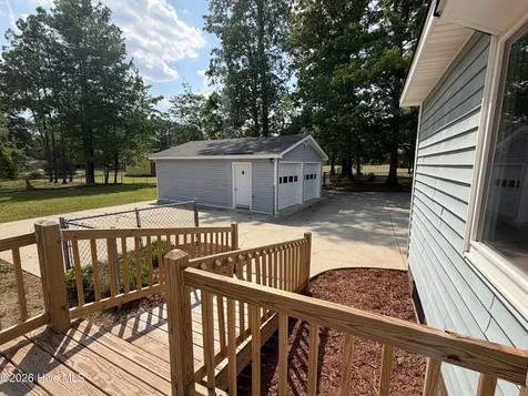 2443 Creekside Road Kinston NC 28504