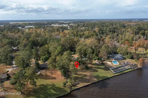 2108 Neuse Cliffs Drive New Bern NC 28560