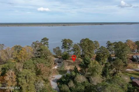 2108 Neuse Cliffs Drive New Bern NC 28560