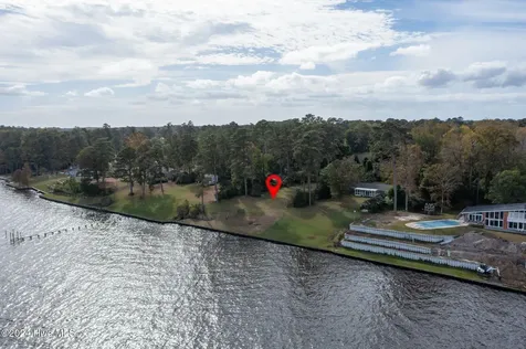 2108 Neuse Cliffs Drive New Bern NC 28560