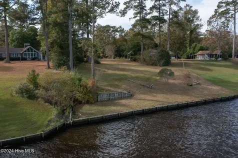 2108 Neuse Cliffs Drive New Bern NC 28560