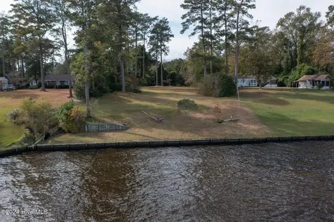 2108 Neuse Cliffs Drive New Bern NC 28560