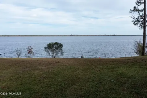 2108 Neuse Cliffs Drive New Bern NC 28560