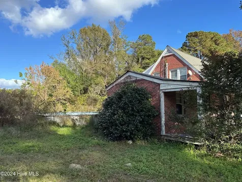 570 W Main Street Wallace NC 28466