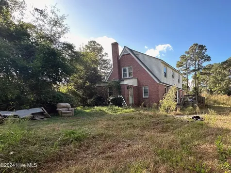 570 W Main Street Wallace NC 28466