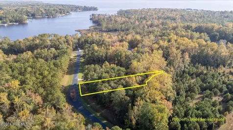 96 Highland Avenue Grantsboro NC 28529