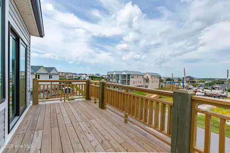 122 Shell Road Surf City NC 28445