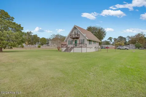 110 Wetherington Landing Road Stella NC 28582