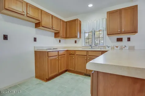 110 Wetherington Landing Road Stella NC 28582