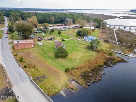 110 Wetherington Landing Road Stella NC 28582