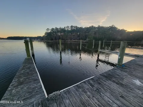 258 Port Drive Oriental NC 28571