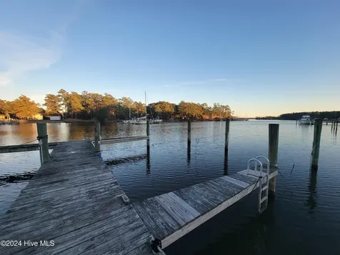 258 Port Drive Oriental NC 28571