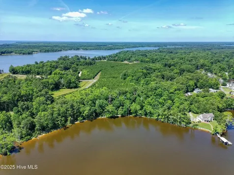 10 Peninsula Shores Way Hertford NC 27944