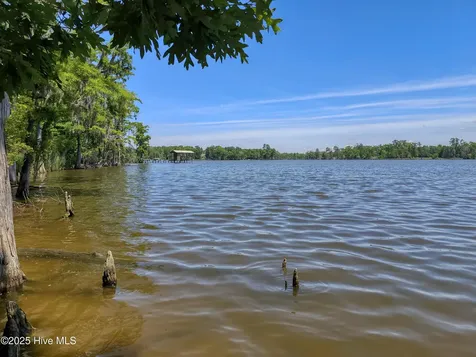 10 Peninsula Shores Way Hertford NC 27944