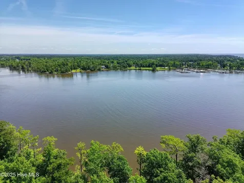 10 Peninsula Shores Way Hertford NC 27944