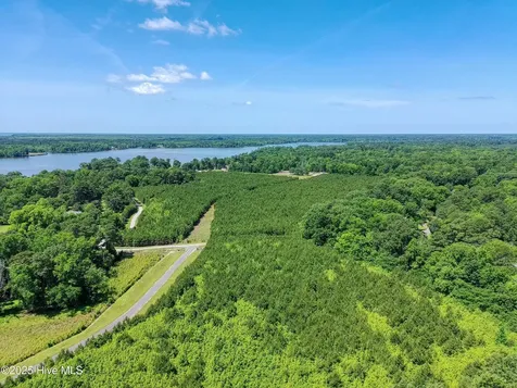 10 Peninsula Shores Way Hertford NC 27944
