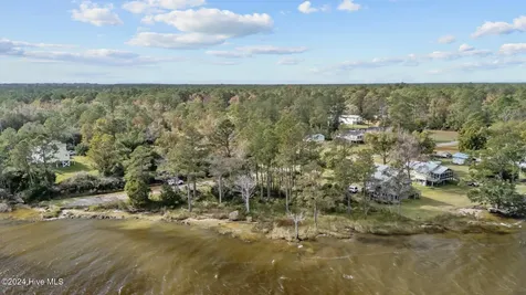 211 S River Drive Beaufort NC 28516