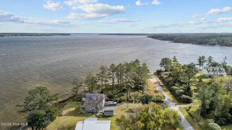 211 S River Drive Beaufort NC 28516