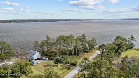 211 S River Drive Beaufort NC 28516