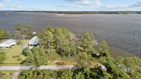 211 S River Drive Beaufort NC 28516
