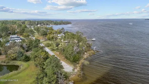 211 S River Drive Beaufort NC 28516