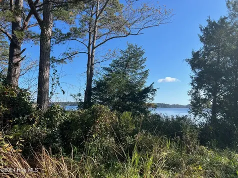 211 S River Drive Beaufort NC 28516