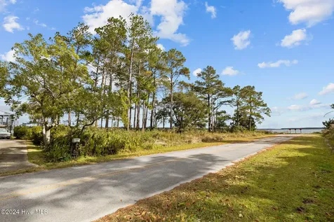 211 S River Drive Beaufort NC 28516