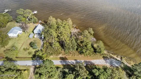 211 S River Drive Beaufort NC 28516