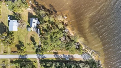 211 S River Drive Beaufort NC 28516