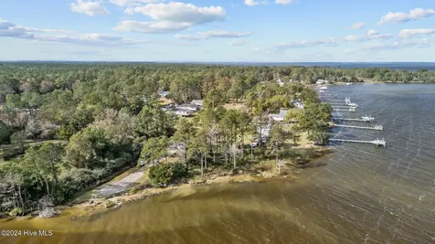 211 S River Drive Beaufort NC 28516