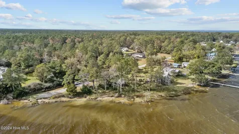 211 S River Drive Beaufort NC 28516