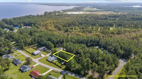 102 Redbud Court Havelock NC 28532
