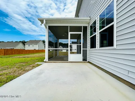 504 Yellow Birch Way Hubert NC 28539