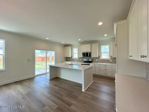 504 Yellow Birch Way Hubert NC 28539