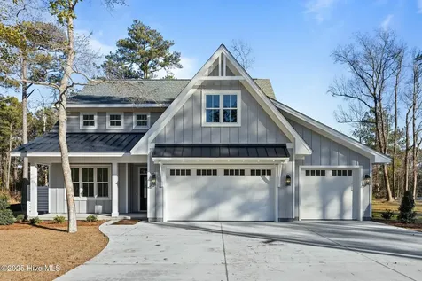 112 Indian Trail Beaufort NC 28516