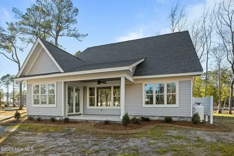 112 Indian Trail Beaufort NC 28516