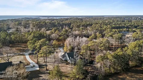 112 Indian Trail Beaufort NC 28516