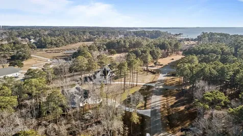 112 Indian Trail Beaufort NC 28516