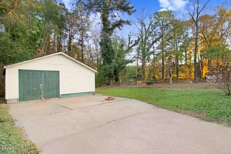 901 Candlewood Drive Kinston NC 28501