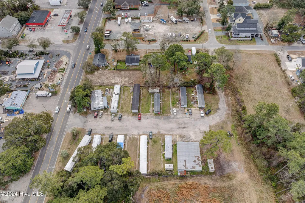 1209 N Howe Street Southport NC 28461