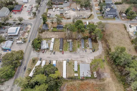 1209 N Howe Street Southport NC 28461