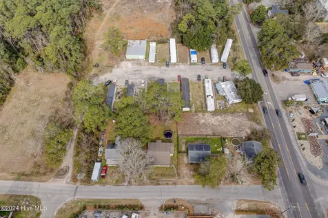 1209 N Howe Street Southport NC 28461